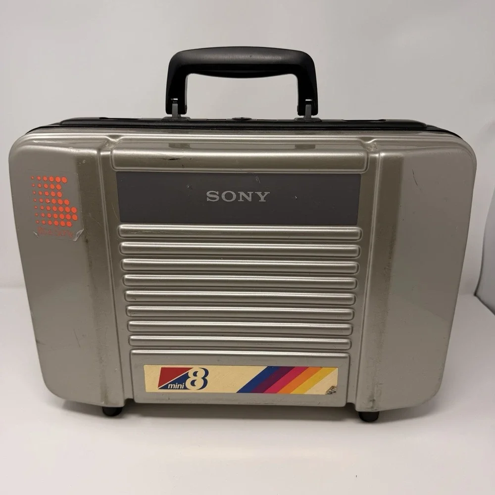 1985 Vintage Sony Video 8 Handycam CCD-M8u 8mm‎ Camera Recorder Hard CASE ONLY